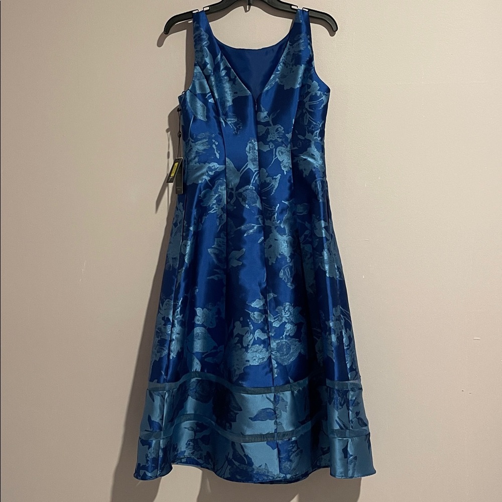 Adrianna Papell
Women's Boat-Neck Metallic Fit & Flare Dress - Picture 4 of 8